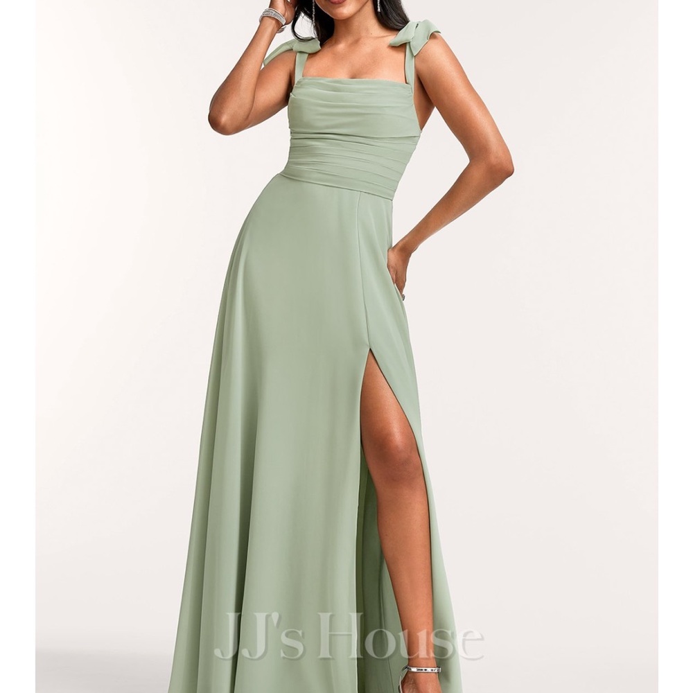 Elegant Green Women's Dress (bridesmaid)